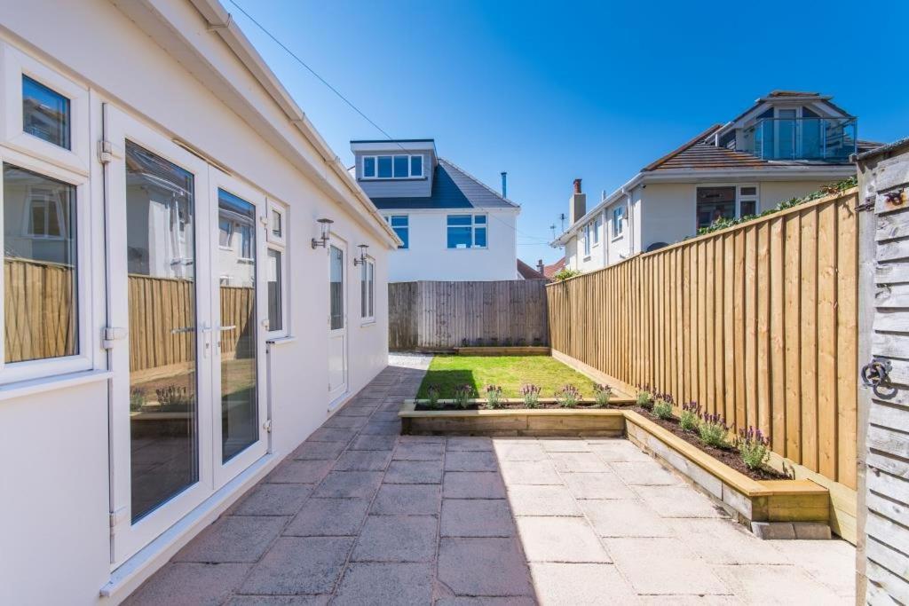 Bournecoast - Clifftop Apartment With Garden -Fm827 บอร์นมัธ ภายนอก รูปภาพ