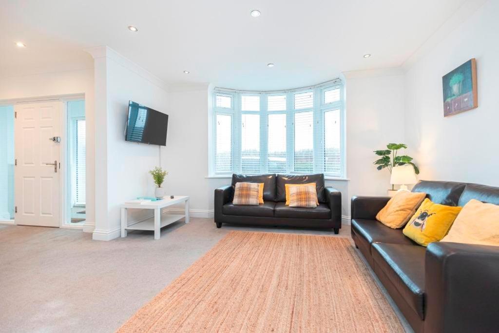 Bournecoast - Clifftop Apartment With Garden -Fm827 บอร์นมัธ ภายนอก รูปภาพ