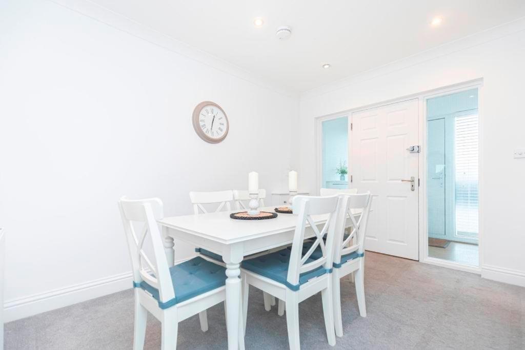 Bournecoast - Clifftop Apartment With Garden -Fm827 บอร์นมัธ ภายนอก รูปภาพ