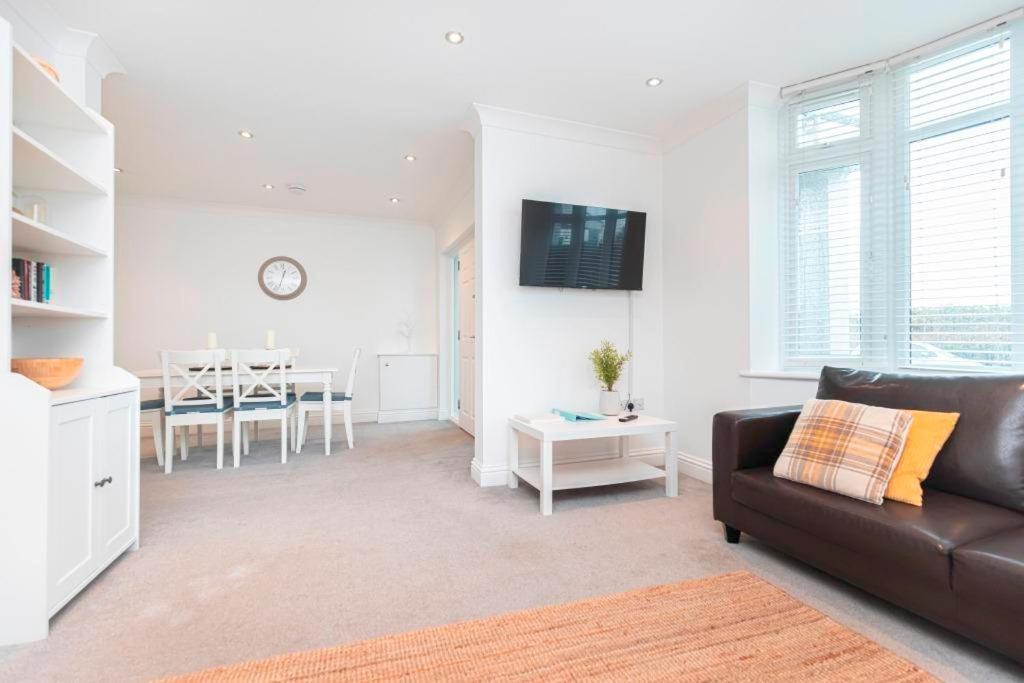 Bournecoast - Clifftop Apartment With Garden -Fm827 บอร์นมัธ ภายนอก รูปภาพ