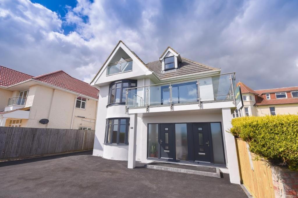 Bournecoast - Clifftop Apartment With Garden -Fm827 บอร์นมัธ ภายนอก รูปภาพ